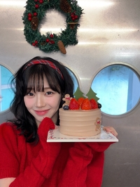 에스파 카리나,  케이크보다 달달한 러블리 비주얼