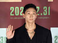 [포토]손인사 건네는 남태훈