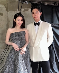 “얼굴 합이 복지다”... 아이유X박보검, 베스트커플의 위엄