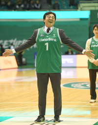 [포토] 황선홍 감독 ‘안들어가네’