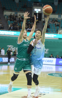 [포토] 신이슬 ‘수비 피해서’