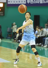 [포토] 신지현 ‘절묘한 패스’