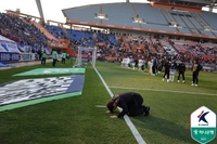 또또 승격 실패, 결국 ‘3수’ 수원 삼성 리더십은 ‘경험 부족’ 약점을 극복하지 못했다…승격 전문가가 필요한 이유[SS포커스]