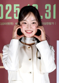 [포토]볼 하트 만들어 보이는 신한결