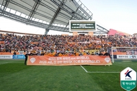 “이 스쿼드로” 부끄럽고 만감 교차” ACL 노리던 팀이 승강 PO까지…새 감독·단장부터, 살아남은 제주에 놓인 ‘과제’