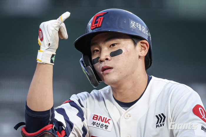 “고생했다” 1년 전 고깃집 알바에서 시상식 주인공으로…박찬형의 파란만장 ‘야구 스토리’ [SS스타]