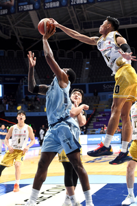 [포토]정관장 아반도의 경이로운 슛블록