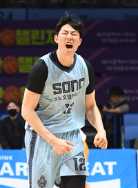 [포토]3점슛에 환호하는 소노 강지훈