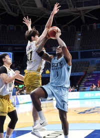 [포토]소노 나이트의 골밑 득점