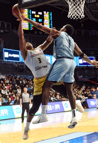 [포토]정관장 워싱턴의 슛을 블록하는 소노 나이트