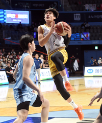 [포토]정관장 박정웅, 끝까지 쏜다!