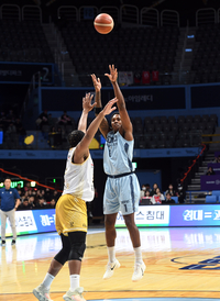 [포토]3점슛 시도하는 소노 나이트