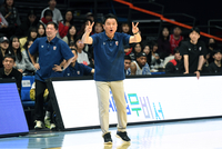 [포토]정관장 유도훈 감독, 리드를 지켜라!