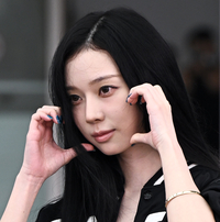 ‘정국과 열애설’ 윈터, 악플러와 싸움 시작…SM “불미스러운 일 연루되지 않길” [전문]