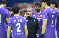 [포토] 작전 지시하는 마우리시오 감독