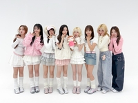 유니스 “나 말고 다른 여자아이와는 행복하지마”