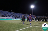 ‘강등’ 수원FC, 재단 이사 전원 사임…“어느 누구도 책임에서 자유롭지 않다”