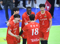 ‘베논 파워’ 한국전력, 3세트 극적 역전승으로 3-0 완승+3위 도약