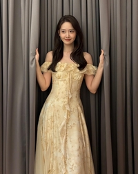 ‘폭군의 셰프’ 윤아, 방콕 홀린 공주님 자태