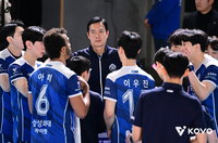 현대캐피탈전 부진했던 아히와 일대일 면담…8연패 ‘탈출’ 필요한 김상우 감독 “영상보며 피드백, 꼭 이기고 싶다”[현장인터뷰]