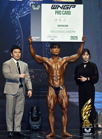 WNGP 파이널 보디빌딩 프로전 전상곤, 프로카드를 내 품에! [포토]