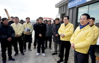 김영록 지사, 완도 미역 피해 양직장 찾아 현장 점검