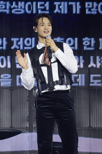 샤이니 민호, 단독 팬미팅 성황! 신곡 ‘TEMPO’ 최초 공개→오늘 새 싱글 발매