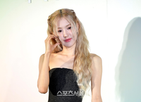 ‘블핑’ 로제인 척..사진에 사인까지? ‘짝퉁 로제’ 논란