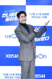 영탁 “‘언니들이 돌아왔다’ 내레이션, 울컥했다”