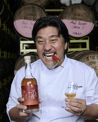 GS25, 홍고추 입힌 위스키 ‘기원x셰프 에드워드 리 에디션’ 출시