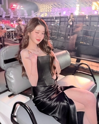 장원영, 블랙 드레스 입고 ‘고혹미의 정석’