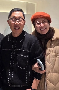 ‘공동구매 논란’ 박미선, 김제동과 팔짱 끼고 “활짝”