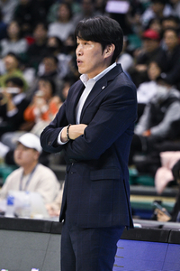 ‘5연승 실패-하나은행전 전패’ 위성우 감독 “그래도 괜찮다”고 한 이유…“희망 보여” [SS부천in]