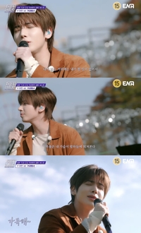 TXT 태현, ‘거리에서’로 ‘체인지 스트릿’서 첫 버스킹 “굿굿 가창력”