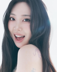 이영지, 숨겨왔던 러블리 비주얼 공개...“이러다 증발하겠어” 팬들 걱정(?)