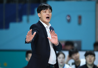 [포토] 작전 지시하는 이영택 감독