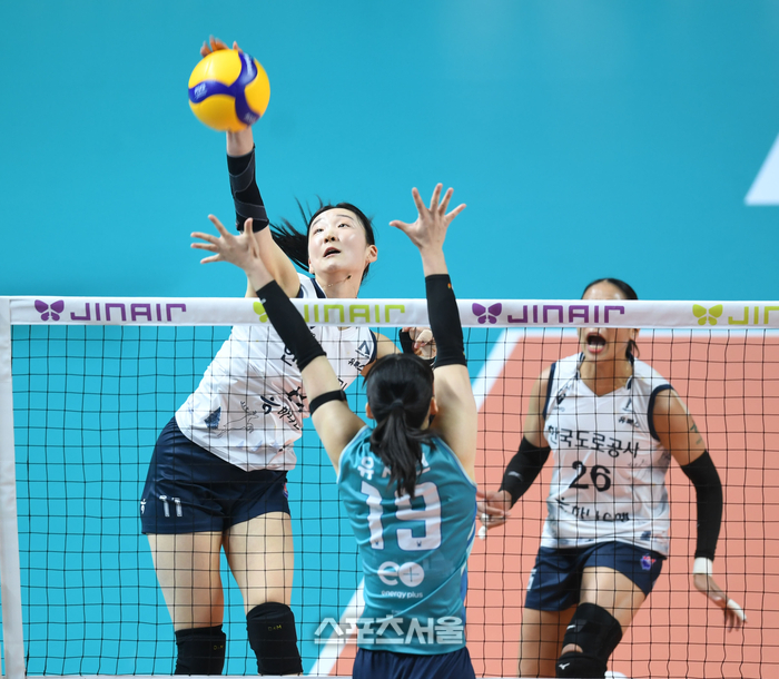 [포토] 김세빈 ‘혼자는 나 못막아’