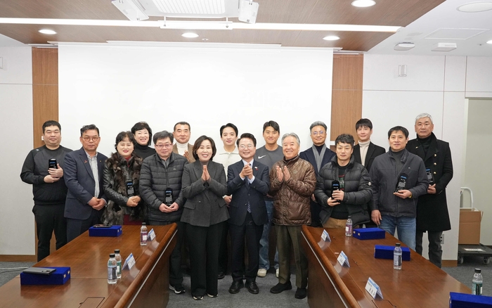 춘천시, 막닭축제 참여업소 감사패 전달