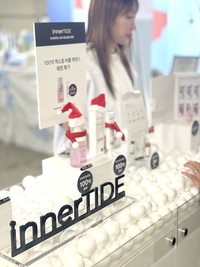 이너타이드, 1월15일까지 성수 팝업 운영…‘피부속 수분 시그널 찾기’로 북적