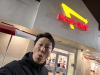 ‘55세 청년’ 김수로, 美 처가 동네서 즐기는 소소한 행복...“감튀를 밀크셰이크에 텀벙텀벙!”