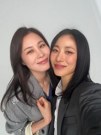 배우 문소리, 리아킴과 손잡고 ‘댄서’로 전격 변신