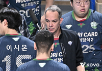 ‘4연패’ 빠진 우리카드 파에스 감독 “잘하고 있어도 고비 오면 ‘패닉’에 빠지는 느낌”[현장인터뷰]