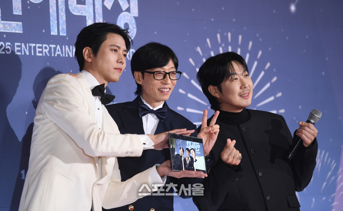 [포토] 주우재-유재석-하하 ‘셀카 잘 나왔어요’