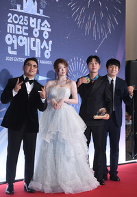 [포토] 곽범, 츠키, 권화운, 기안84 “파이팅”