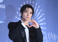 [포토] 도보이즈 에릭 ‘심쿵 하트’