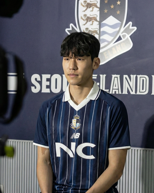 서울 이랜드, 미드필더 조준현 영입