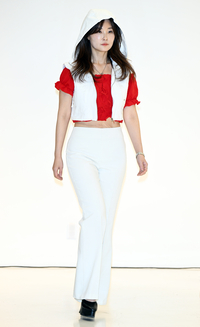 절대동안! 한국모델협회 시니어모델 최현경, 런웨이도 압도해 [이주상의 e파인더]