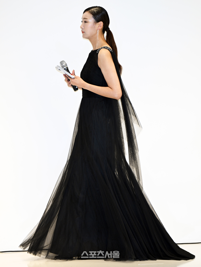 슈퍼모델 출신 서울사이버대학교 모델연기학과 교수 송은지, 여왕의 자태! [포토]