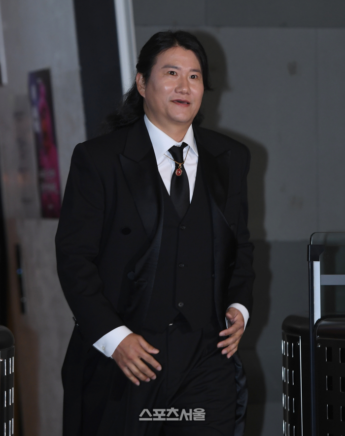 [포토] 임우일 ‘멋이 뚝뚝 흐리는 슈트패션’