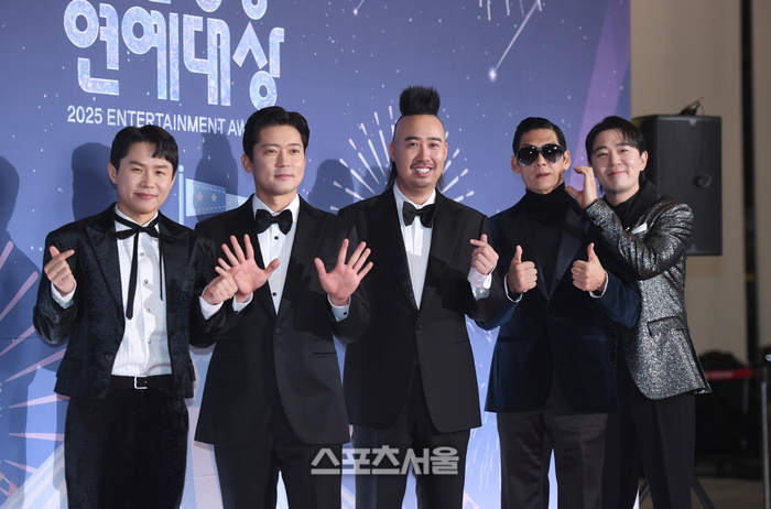 [포토] 포즈 취하는 ‘푹쉬면 다행이야’ 출연진들